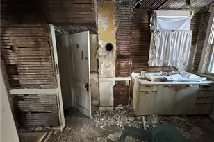 121 Boggston Ave, Pittsburgh, PA 15210 - Photo 7