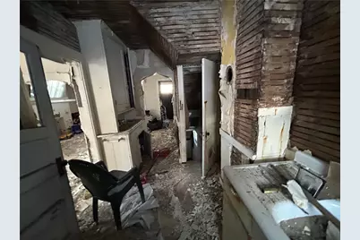 121 Boggston Ave, Pittsburgh, PA 15210 - Photo 9