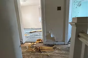 121 Boggston Ave, Pittsburgh, PA 15210 - Photo 11