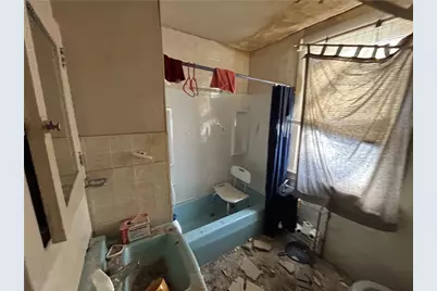 121 Boggston Ave, Pittsburgh, PA 15210 - Photo 17