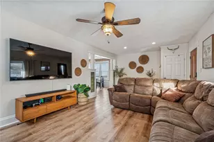 811 W Newton Rd, Greensburg, PA 15601 - Photo 5