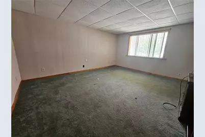 326 Riverside Dr, Rostraver, PA 15479 - Photo 5