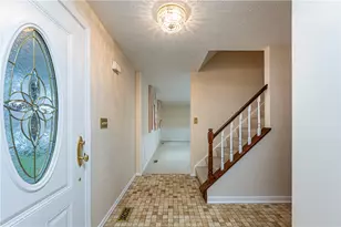 52 Greenview Dr, Hempfield Township, PA 15644 - Photo 9