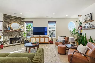 372 Sunrise Dr, Carnegie, PA 15106 - Photo 13