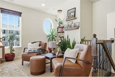 372 Sunrise Dr, Carnegie, PA 15106 - Photo 7