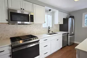 2847 Shamrock Dr, Hampton, PA 15101 - Photo 5