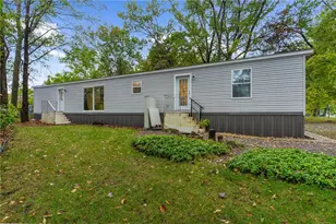 318 Meadowbrook Rd, Hermitage, PA 16148 - Photo 3