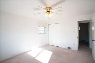 1079 Catherine Dr, Conway, PA 15027 - Photo 13