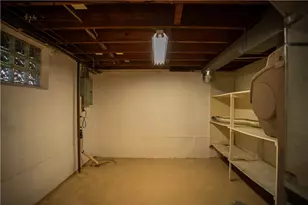 1079 Catherine Dr, Conway, PA 15027 - Photo 23