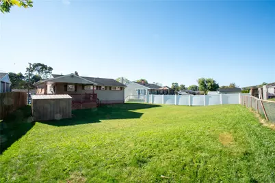 1079 Catherine Dr, Conway, PA 15027 - Photo 33