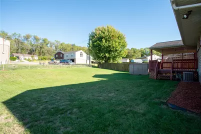 1079 Catherine Dr, Conway, PA 15027 - Photo 29