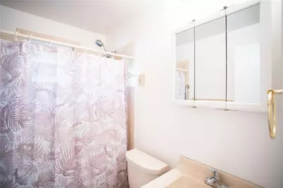 1079 Catherine Dr, Conway, PA 15027 - Photo 11