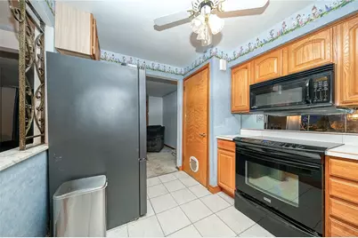 609 Regency Dr, Pittsburgh, PA 15239 - Photo 7