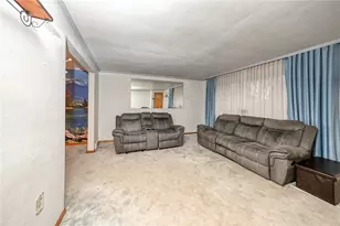 609 Regency Dr, Pittsburgh, PA 15239 - Photo 13