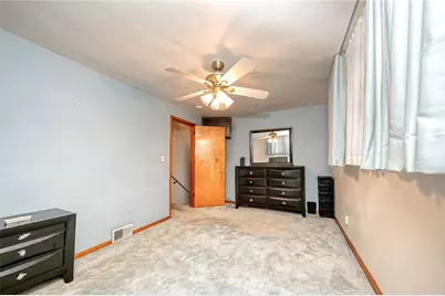609 Regency Dr, Pittsburgh, PA 15239 - Photo 23