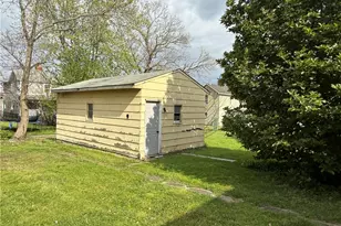 1608 Hanna St, New Castle, PA 16102 - Photo 3