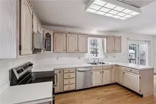 3233 Greentree Cir, Neshannock Township, PA 16105 - Photo 11