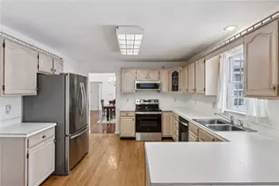 3233 Greentree Cir, Neshannock Township, PA 16105 - Photo 13