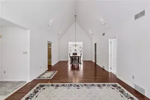 3233 Greentree Cir, Neshannock Township, PA 16105 - Photo 5