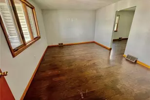 746 6th Ave, Coraopolis, PA 15108 - Photo 3