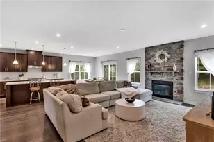 212 Bengal Fox Ct, Jackson Township, PA 16063 - Photo 9