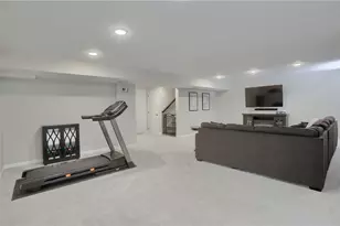 2035 Sir Patrick Dr, Cecil, PA 15057 - Photo 41