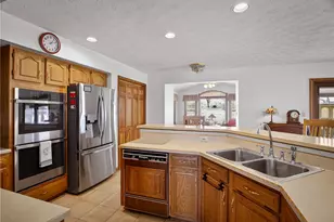 3016 Thomas Jefferson Dr, Clairton, PA 15025 - Photo 9