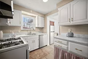 2079 Spring Valley Rd, Scott Township, PA 15243 - Photo 11