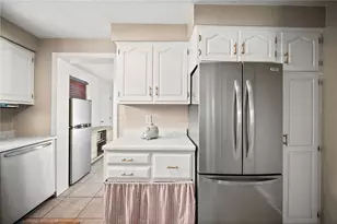 2079 Spring Valley Rd, Scott Township, PA 15243 - Photo 13