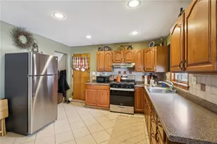 670 Circle Dr, Rostraver, PA 15012 - Photo 11