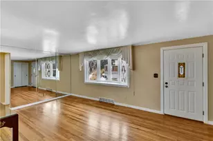 2 Hallmark Dr, Pittsburgh, PA 15235 - Photo 7