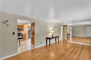 2 Hallmark Dr, Pittsburgh, PA 15235 - Photo 9