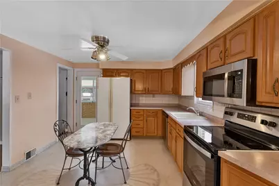 2 Hallmark Drive, Pittsburgh, PA 15235 - Photo 17