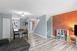 203 Woodhaven Dr, Seven Fields Boro, PA 16046 - Photo 7