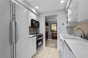 214 Wedgewood Dr, Pittsburgh, PA 15227 - Photo 9