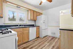 2393 Brandt School Rd, Pittsburgh, PA 15237 - Photo 9