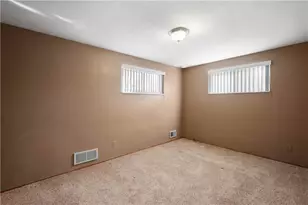 1740 Malor Dr, Pittsburgh, PA 15227 - Photo 13