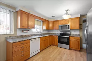 1740 Malor Dr, Pittsburgh, PA 15227 - Photo 3