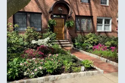 516 Roslyn Place, Pittsburgh, PA 15232 - Photo 1