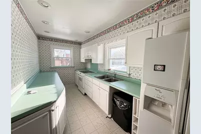 1207 Ohio Ave, White Oak, PA 15131 - Photo 9