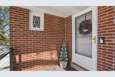 422 Wimer Dr, Ross Twp, PA 15237 - Photo 3