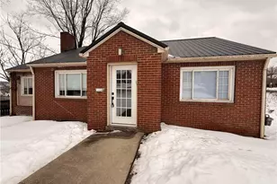 714 Pershing St, Ellwood City, PA 16117 - Photo 1