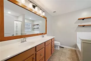 220 Noble Woods Dr, Coraopolis, PA 15108 - Photo 23