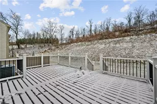 220 Noble Woods Dr, Coraopolis, PA 15108 - Photo 31