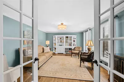 897 Macarthur Dr, Pittsburgh, PA 15228 - Photo 5