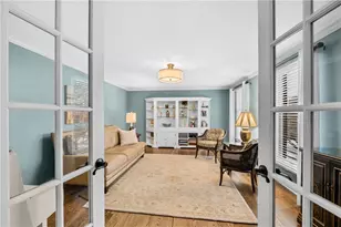 897 MacArthur Dr, Pittsburgh, PA 15228 - Photo 5