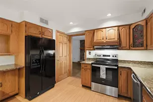 220 Cornwall Dr, Pittsburgh, PA 15238 - Photo 7