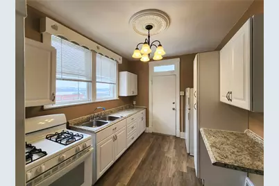 428 Glenn St, Clairton, PA 15025 - Photo 5