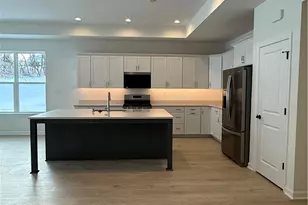 208 Walton Circle, Aliquippa, PA 15001 - Photo 7