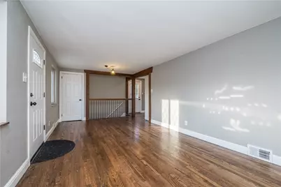 113 McGinley Dr, Pittsburgh, PA 15116 - Photo 5